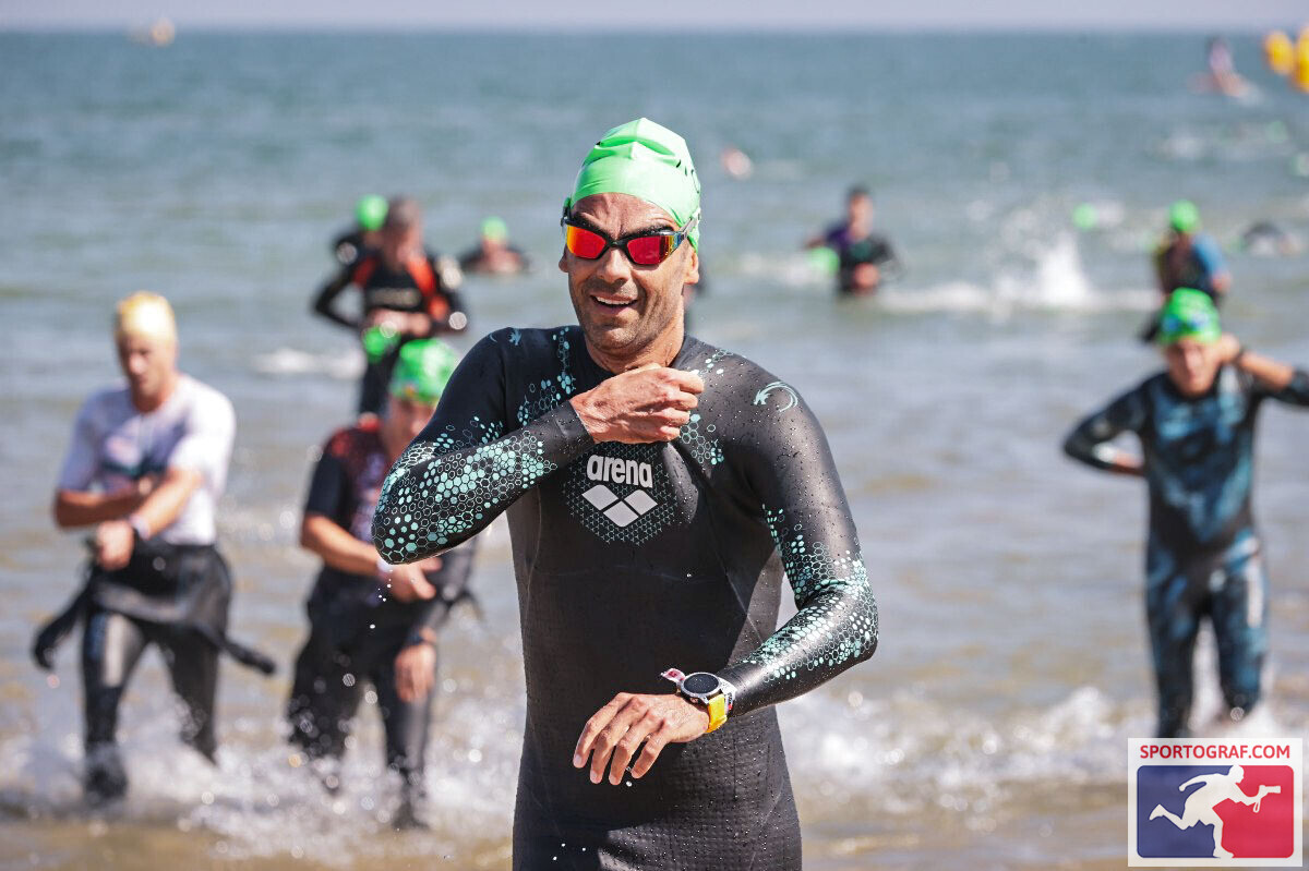 Atleta Team Panda all’uscita dalla frazione di nuoto
